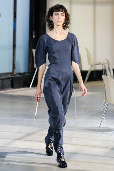 Look 25